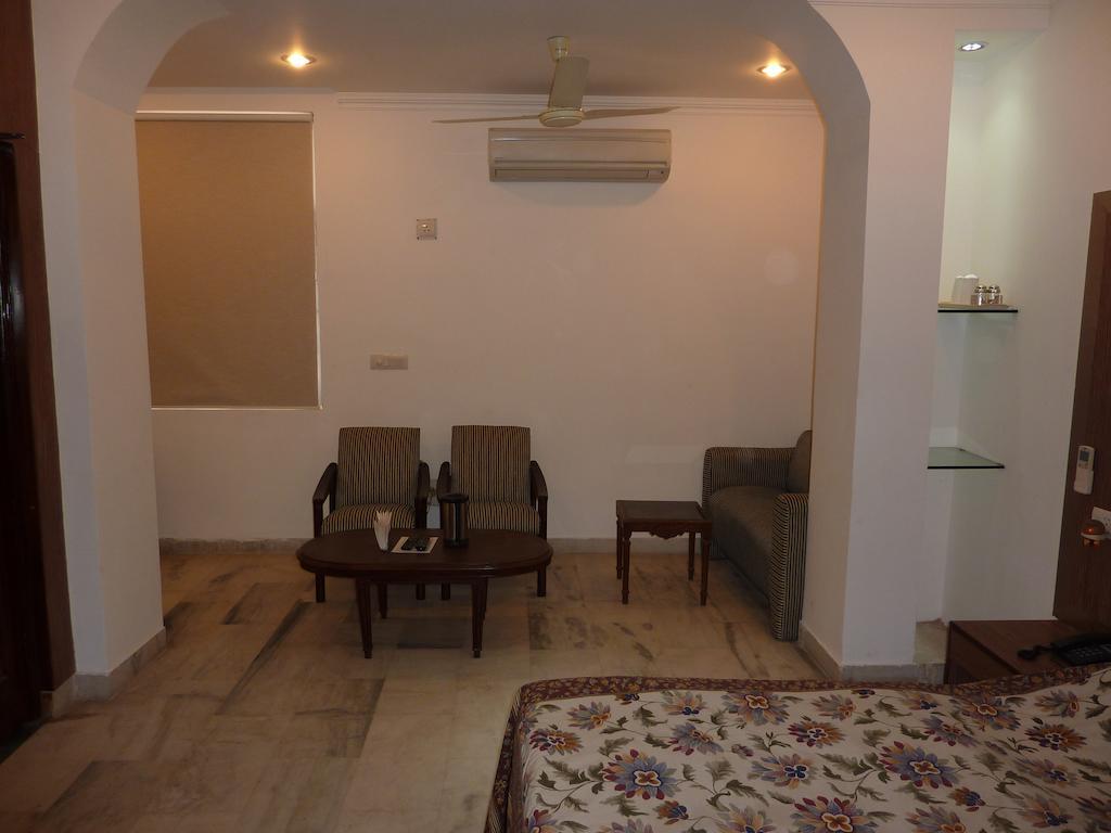 Rama Residency Hotel Gurgaon Room photo