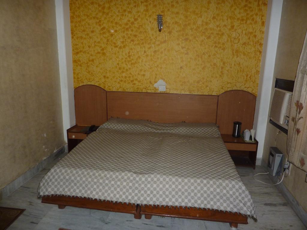 Rama Residency Hotel Gurgaon Room photo