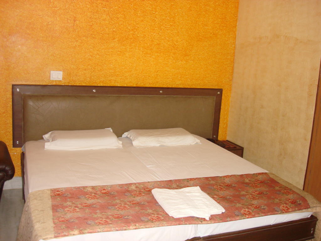 Rama Residency Hotel Gurgaon Room photo