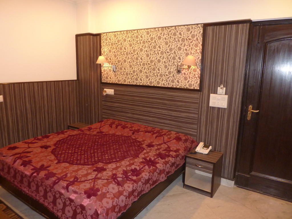 Rama Residency Hotel Gurgaon Room photo