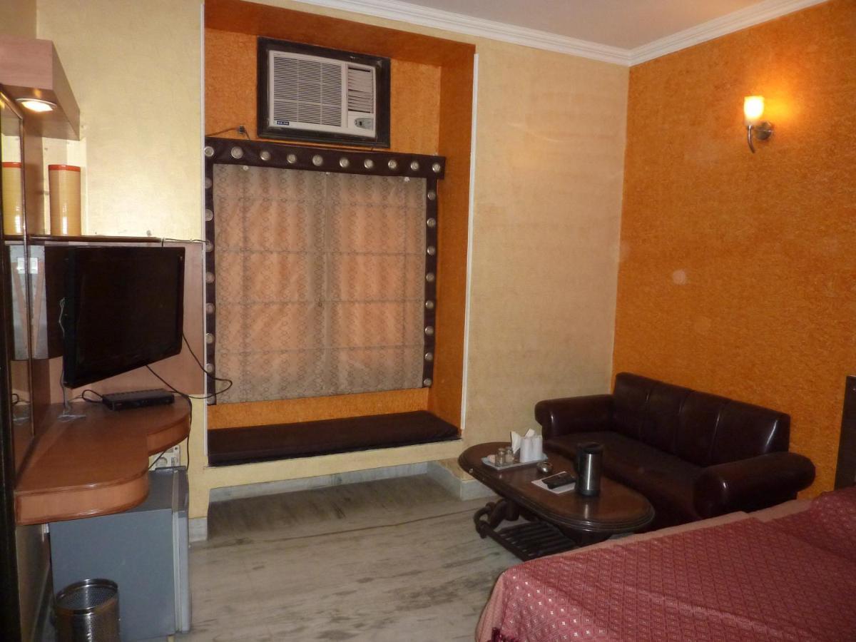 Rama Residency Hotel Gurgaon Room photo